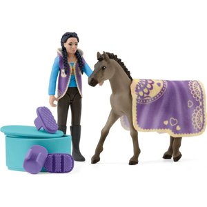 Schleich - Jezdecký klub, Hrací sada Zkrášlovací pro koně Criollo Definitivo s Kim - Novinky